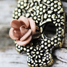 Load image into Gallery viewer, Pink Rose Skull Dangle Navel Ring