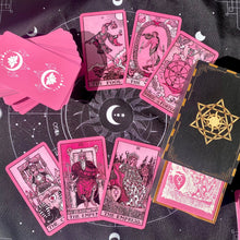 Load image into Gallery viewer, Tarot Deck Pink Vintage Plastic Tarot cards with Guidebook Beginner Future Telling Divination Oracle Tarot Gift Set Craft Cardboard 78 cards-3
