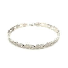 Load image into Gallery viewer, 14k White Gold Heart Shape Textured Bracelet
