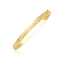 Load image into Gallery viewer, 10k Yellow Gold Botanical Pattern Florentine Bangle
