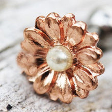 Load image into Gallery viewer, Rose Gold Sweat Pearl Daisy Cartilage Earring
