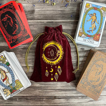 Load image into Gallery viewer, Velvet Tarot Bag Red &amp; Gold-3
